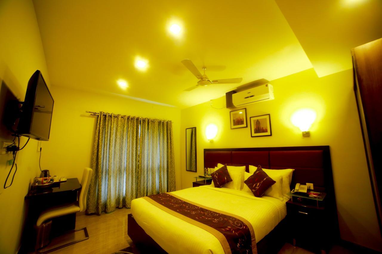 D Breeze Suites Devanahalli Oda fotoğraf